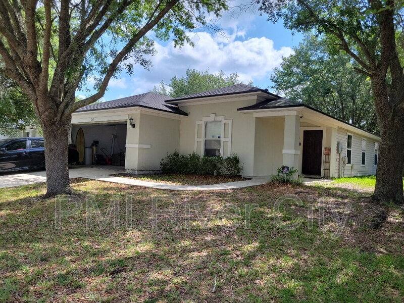 House for rent at 2419 Brian Lakes Dr E, Jacksonville, FL 32221