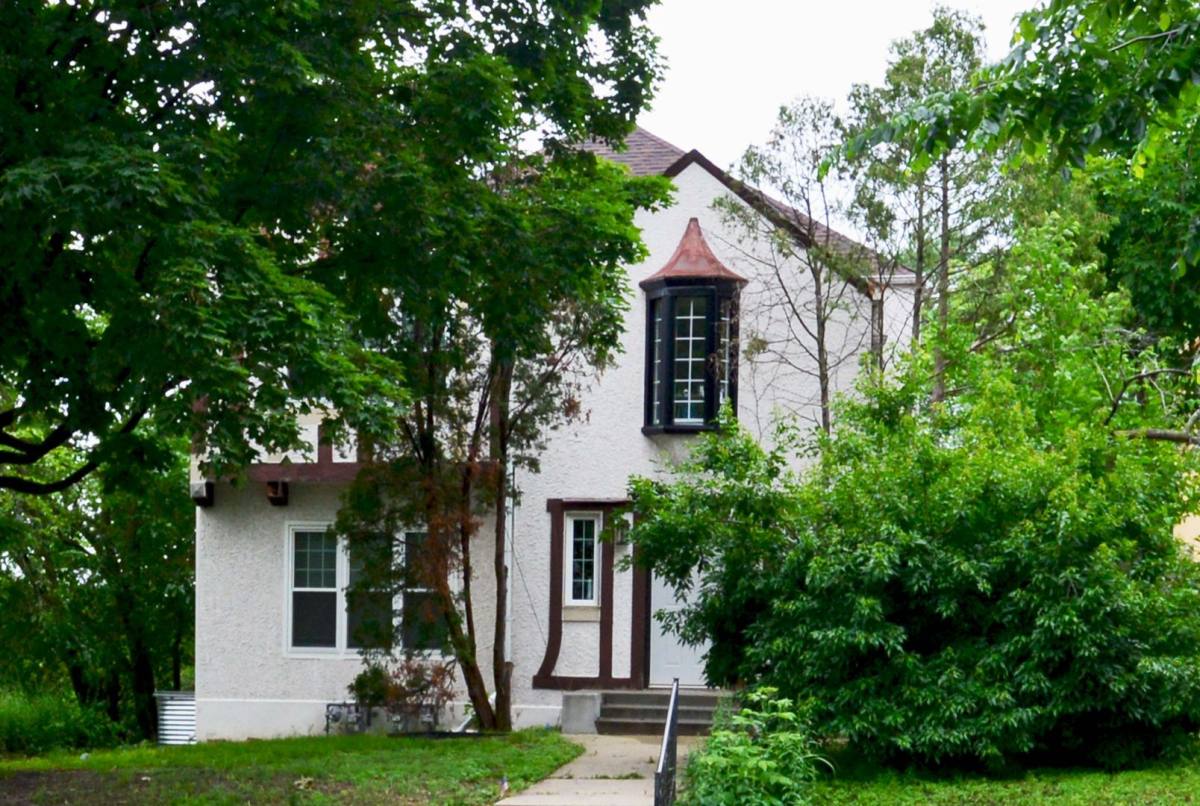 Apartment for rent at 3552 Irving Ave S, Minneapolis, MN 55408