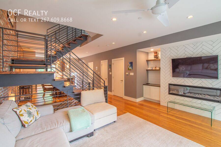 House for rent at 1007 S 17th St, Philadelphia, PA 19146