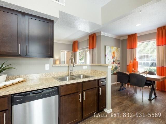 Apartment for rent at 1108 Enclave Parkway #AEE1, Houston, TX 77077