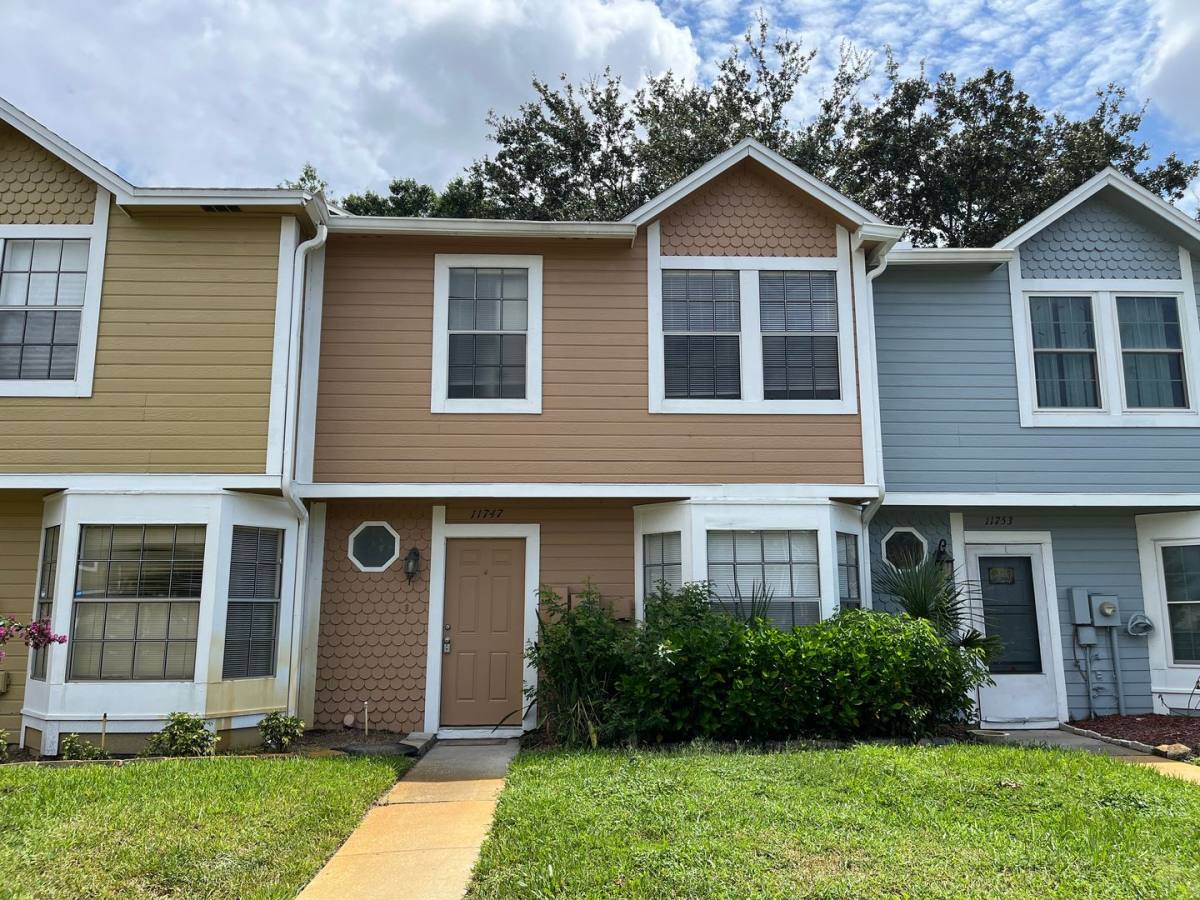 Townhouse for rent at 11747 Whitewing Court, Orlando, FL 32837