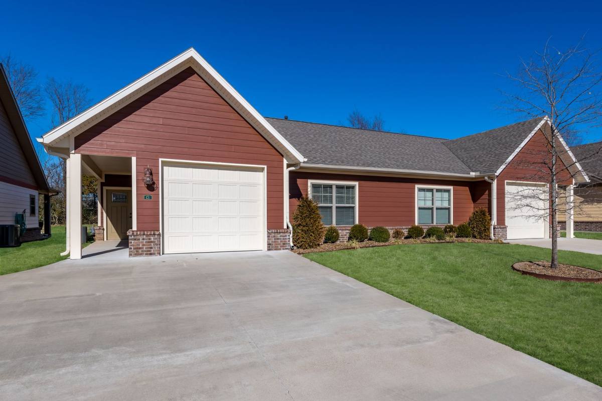 Townhouse for rent at 701 S Mock St, Prairie Grove, AR 72753