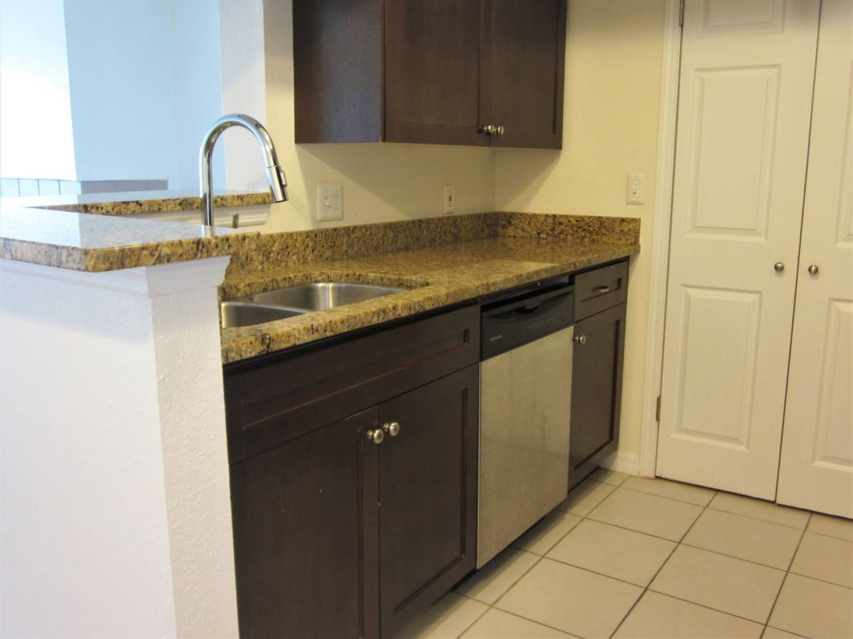 Condo for rent at 10200 Gandy Blvd N, Saint Petersburg, FL 33702