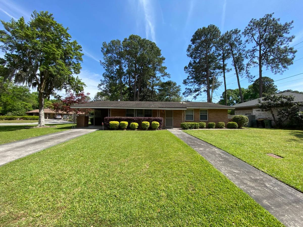 House for rent at 220 Oxford Dr, Savannah, GA 31405