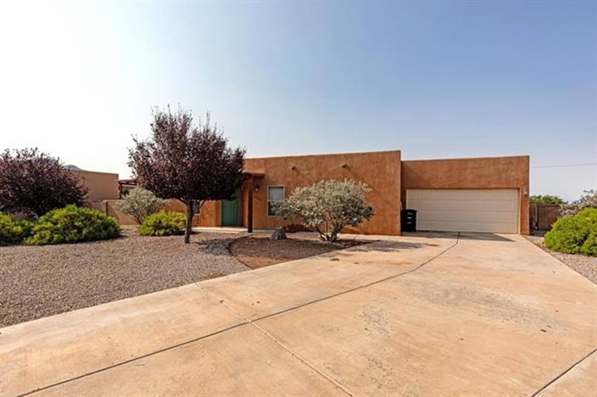 House for rent at 2524 Las Alturas Court, Alamogordo, NM 88310