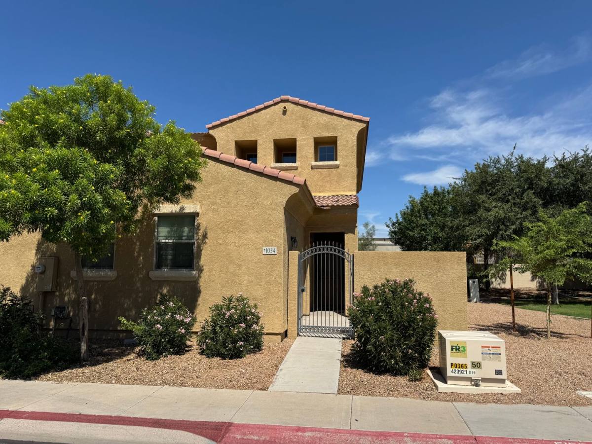 House for rent at 1367 S Country Club Dr, Mesa, AZ 85210