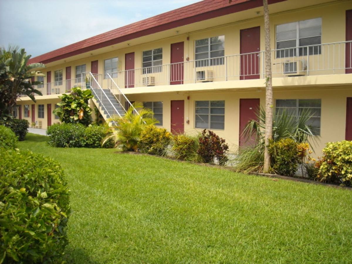 Apartment for rent at 1075 NE 39th St, Fort Lauderdale, FL 33334