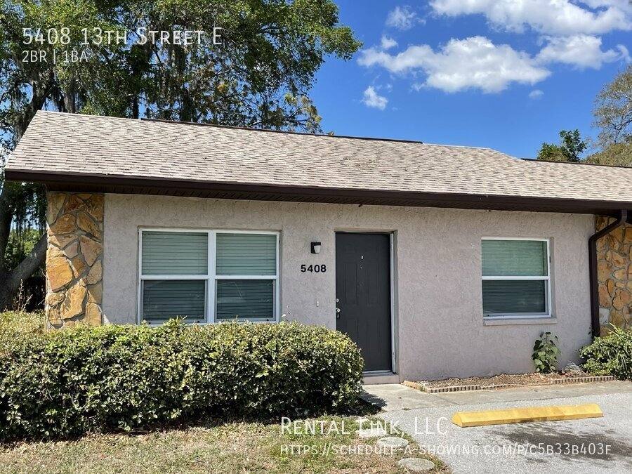 Apartment for rent at 5408 13th St E, Bradenton, FL 34203