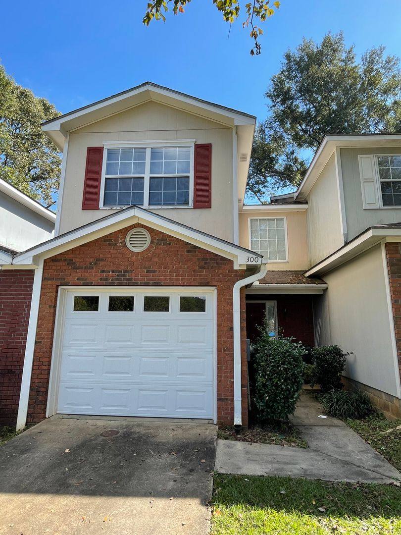 Townhouse for rent at 300 Foxchase Lane, Enterprise, AL 36330