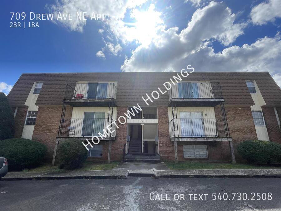 Apartment for rent at 709 Drew Ave NE #4, Roanoke, VA 24012