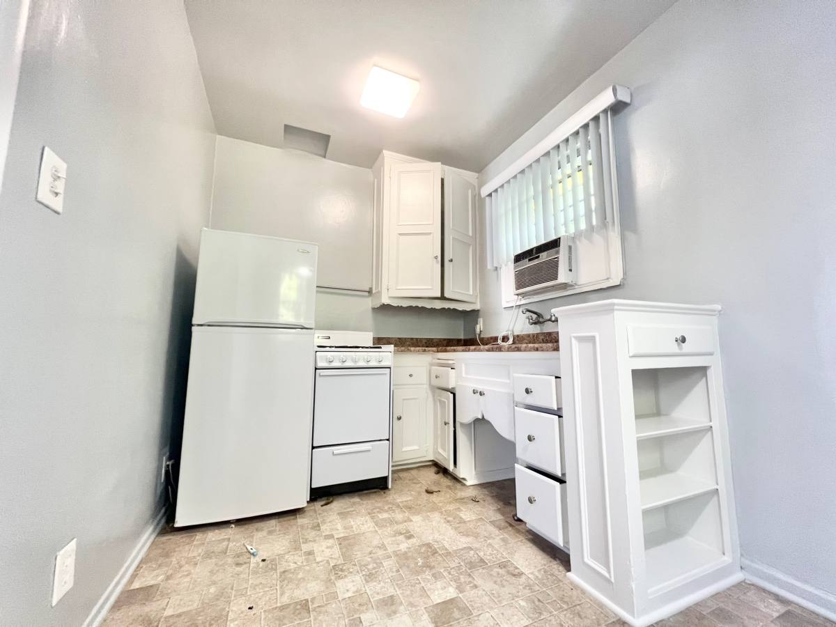Apartment for rent at 141 N Hamilton Dr #G, Beverly Hills, CA 90211