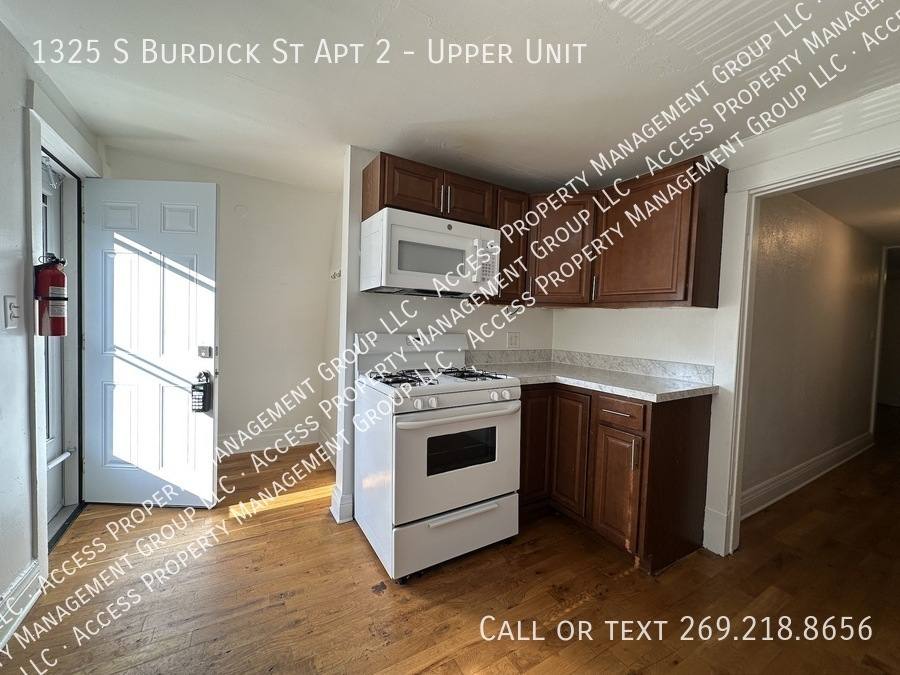 Apartment for rent at 1325 S Burdick St #2, Kalamazoo, MI 49001