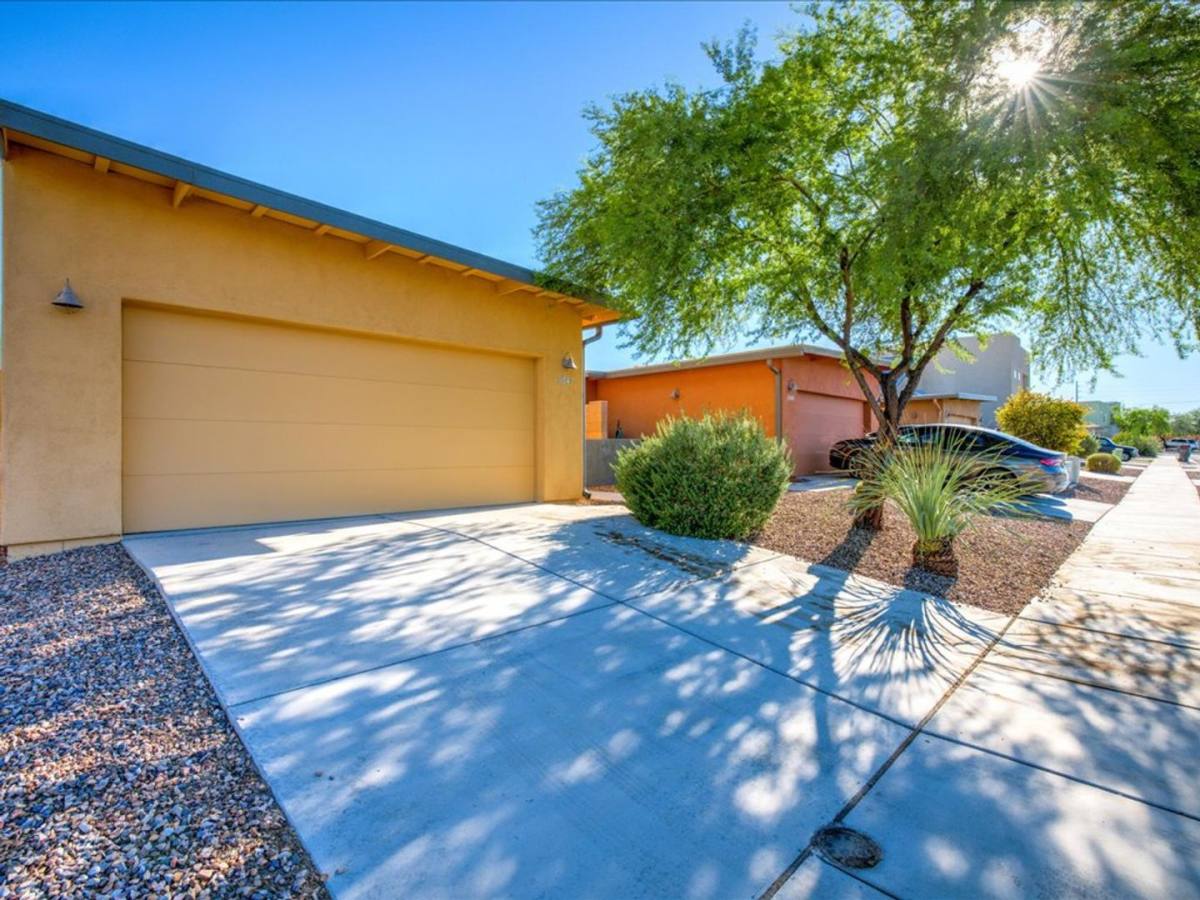 House for rent at 3047 N Dasylirion Dr, Tucson, AZ 85745