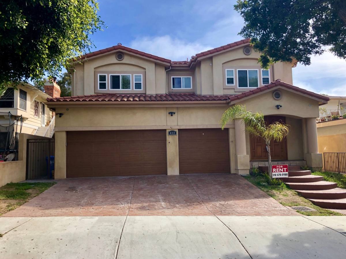 Apartment for rent at 412 Ave F, Redondo Beach, CA 90277