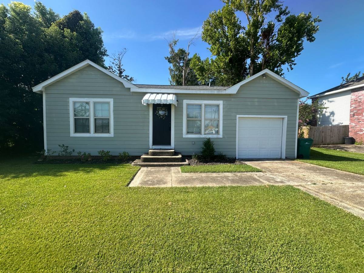 House for rent at 3509 Maplewood Dr, Sulphur, LA 70664