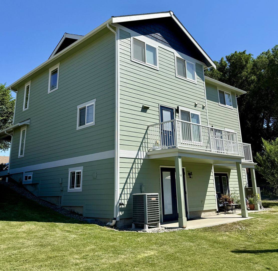 Apartment for rent at 702 E Capitol Ave, Ellensburg, WA 98926