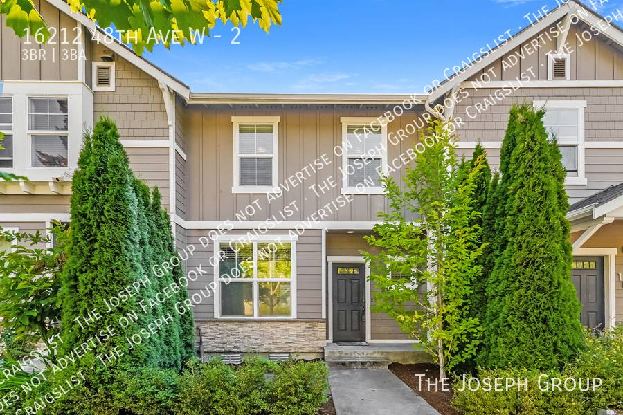 Townhouse for rent at 16212 48th Ave W #2, Edmonds, WA 98026
