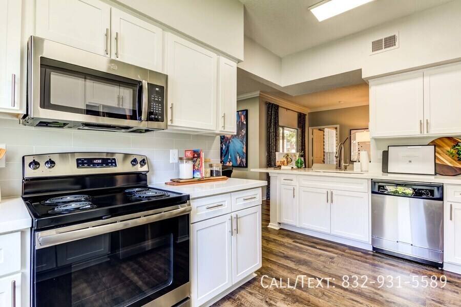 Apartment for rent at 1108 Enclave Parkway #AEE2, Houston, TX 77077
