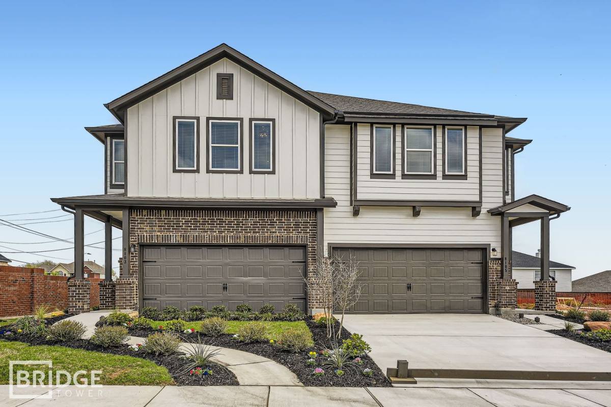 Townhouse for rent at 8121 Sawyer Dr, Arlington, TX 76002