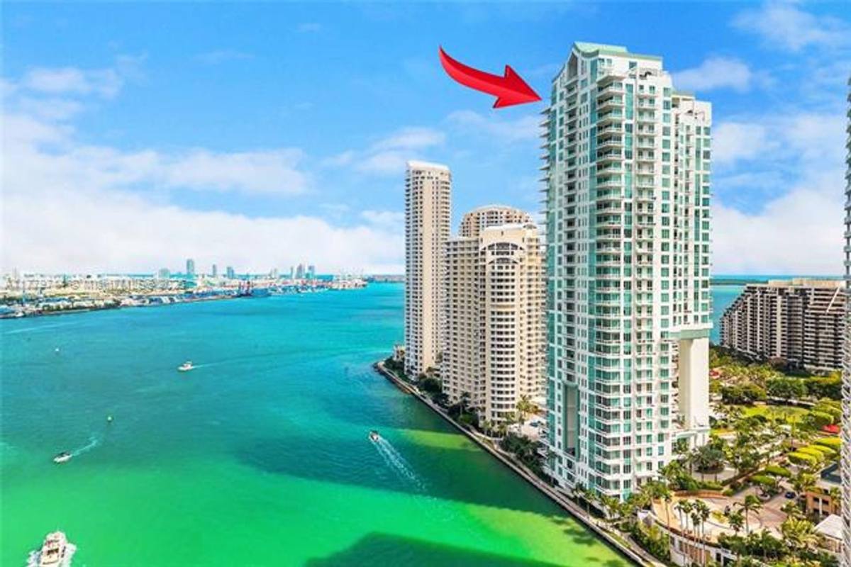Apartment for rent at 900 Brickell Key Blvd, Miami, FL 33131