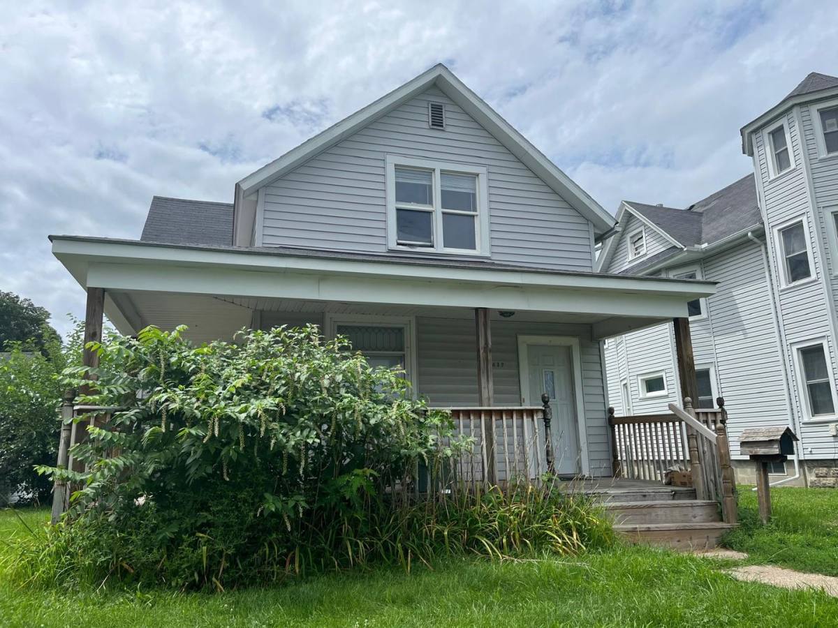 House for rent at 1432 36th St, Rock Island, IL 61201