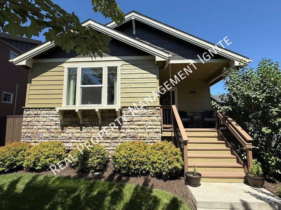House for rent at 61203 Snowbrush Dr, Bend, OR 97702