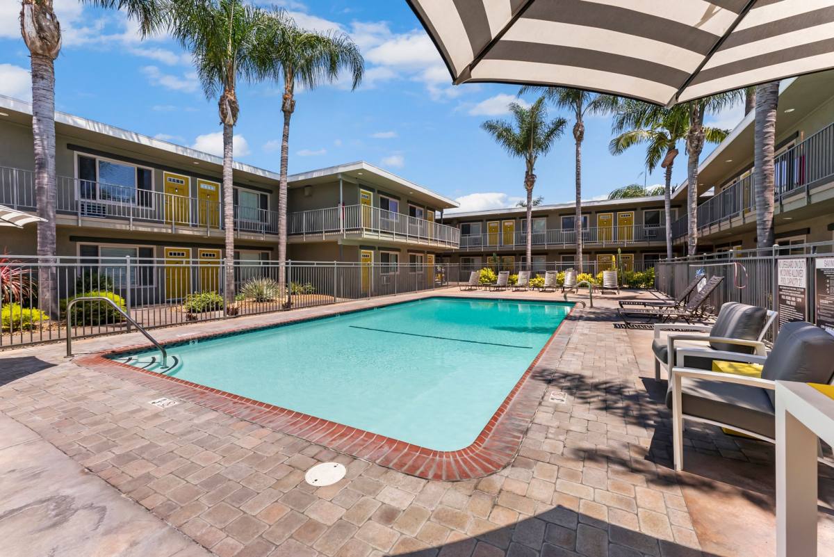 Apartment for rent at 901 S Harbor Blvd, Santa Ana, CA 92704