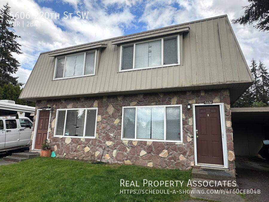 Townhouse for rent at 5606 220th St SW, Mountlake Terrace, WA 98043