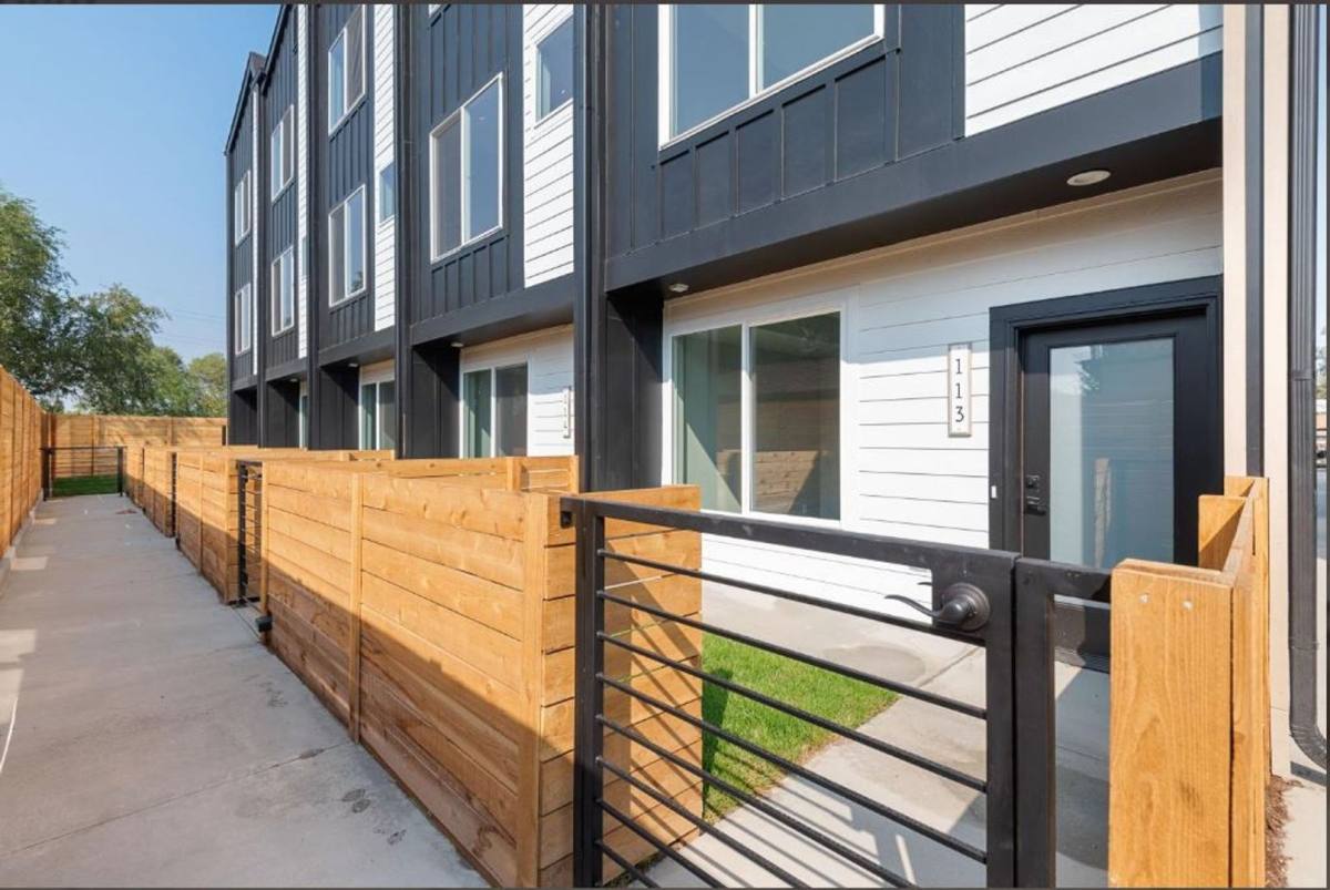 Apartment for rent at 4925 W 10th Ave, Denver, CO 80204