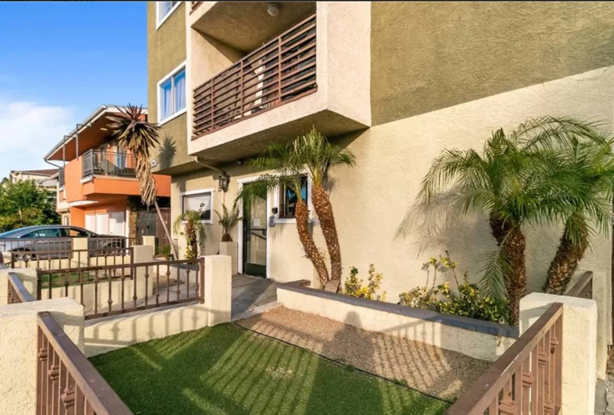 Apartment for rent at 1918 Chestnut Ave, Long Beach, CA 90806