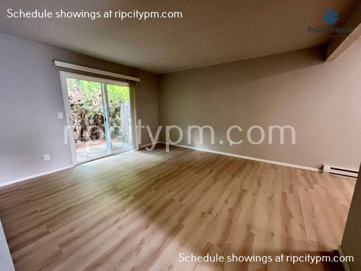 Apartment for rent at 21723 SE Alder Dr, Gresham, OR 97030