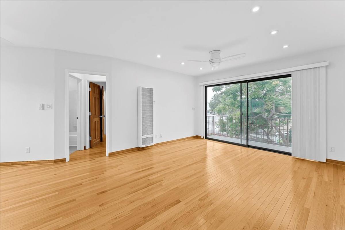 Apartment for rent at 1701 Washington Way #6, Venice, CA 90291