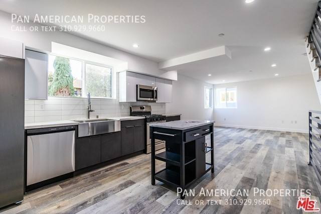 Townhouse for rent at 1309 N Orange Dr, Los Angeles, CA 90028