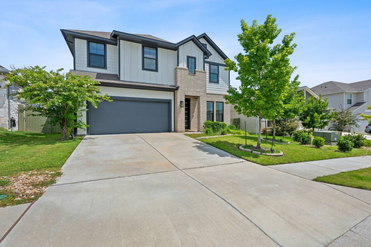 House for rent at 16913 Adoro Dr, Manor, TX 78653