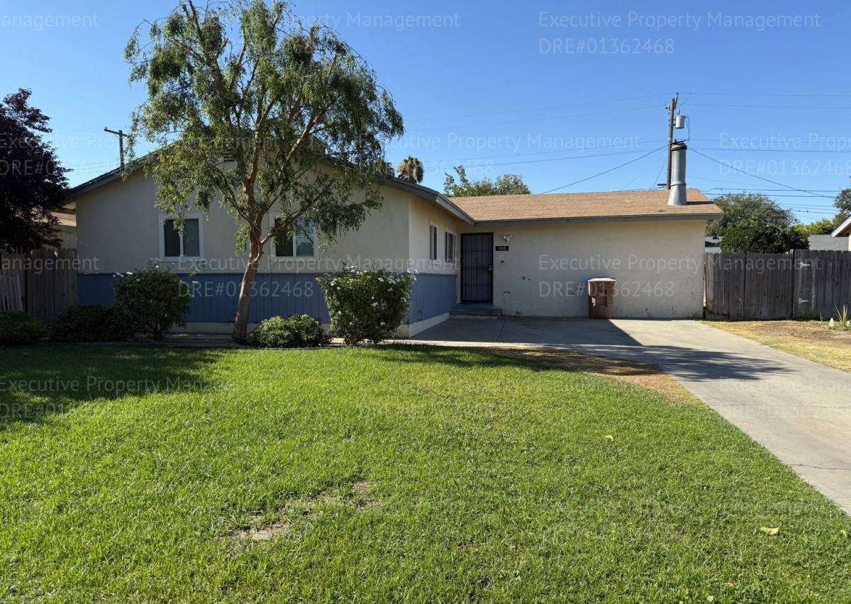 House for rent at 1515 Sylvia Dr, Bakersfield, CA 93304