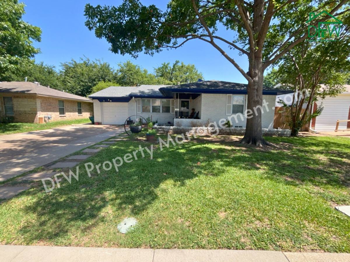 House for rent at 2208 Piedmont St, Irving, TX 75061