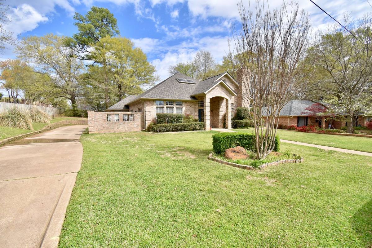 House for rent at 1406 Kingspark Dr, Tyler, TX 75703