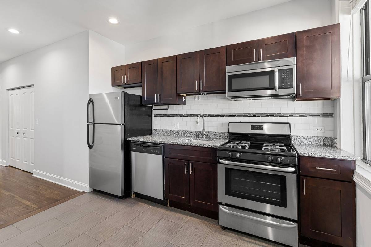 Apartment for rent at 4701-4707 N Albany Ave, Chicago, IL 60625