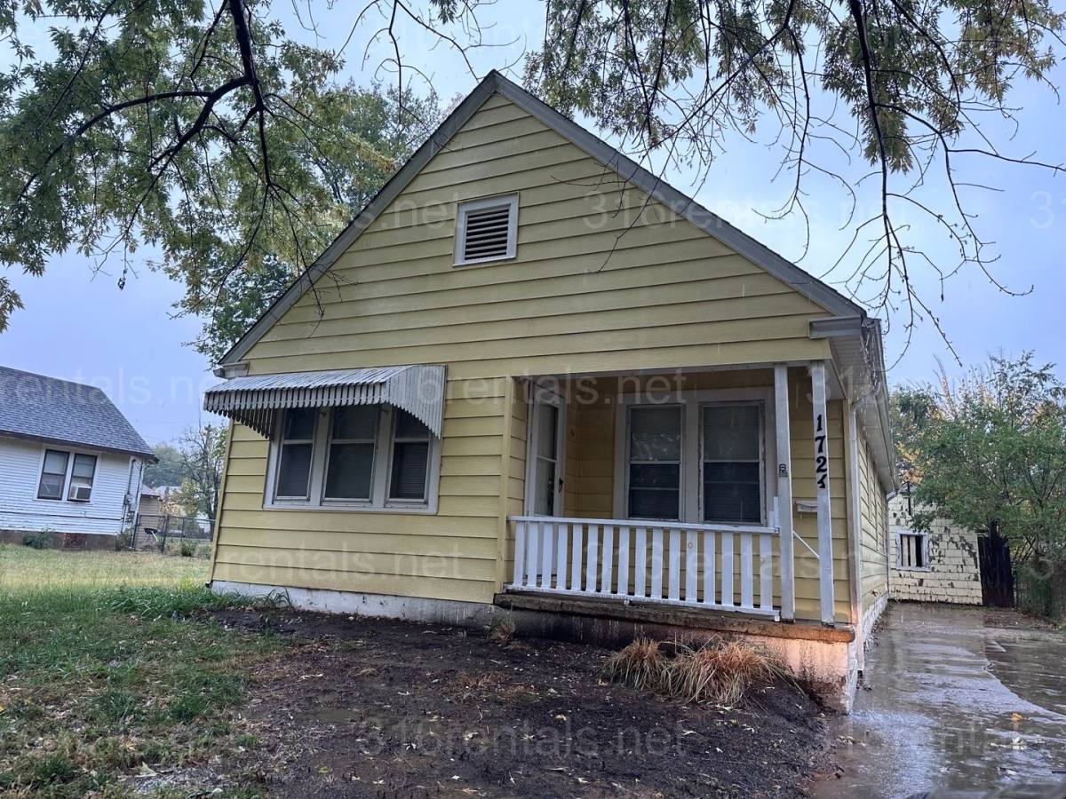 House for rent at 1724 S Palisade Ave, Wichita, KS 67213