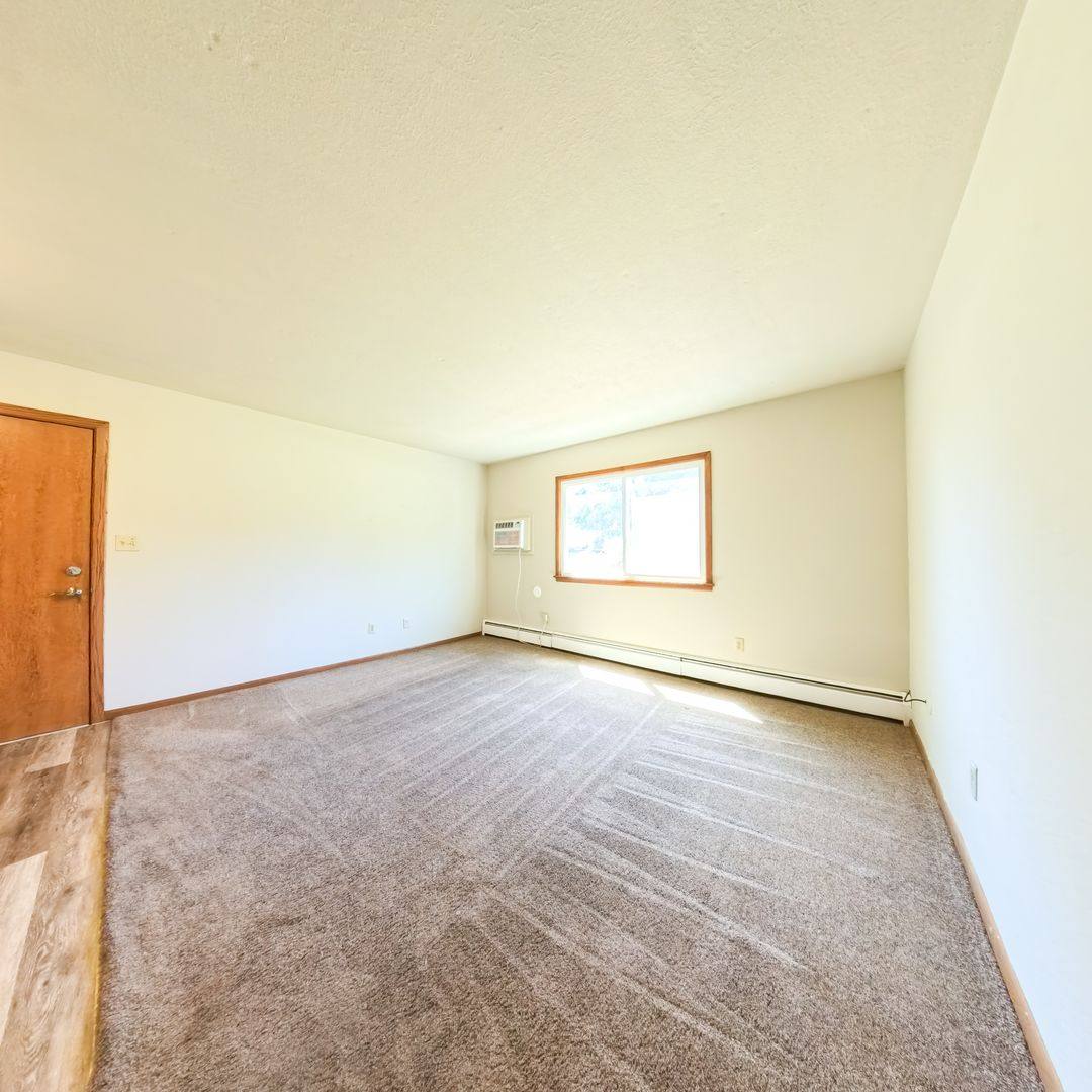 Apartment for rent at 204 E 5th Ave, Indianola, IA 50125
