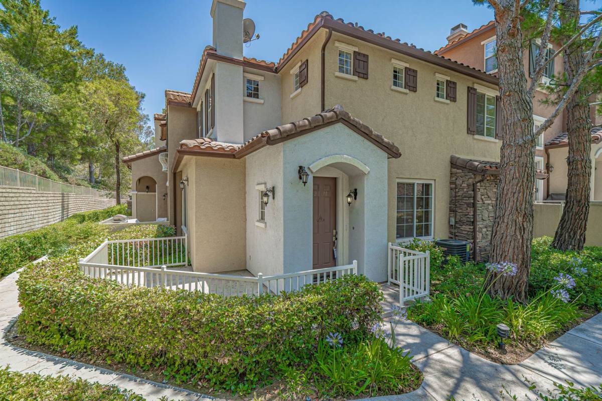 Condo for rent at 23491 Abbey Glen Place, Valencia, CA 91354