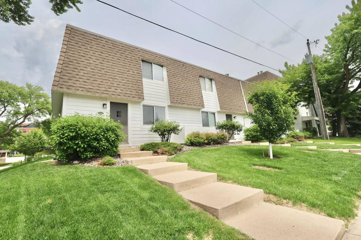 Apartment for rent at 5180 Lincoln Dr, Minneapolis, MN 55436