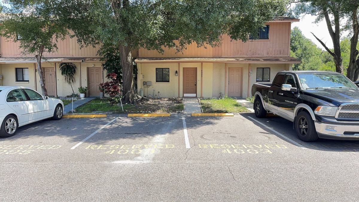 Townhouse for rent at 4003 Oak Limb Court, Tampa, FL 33614