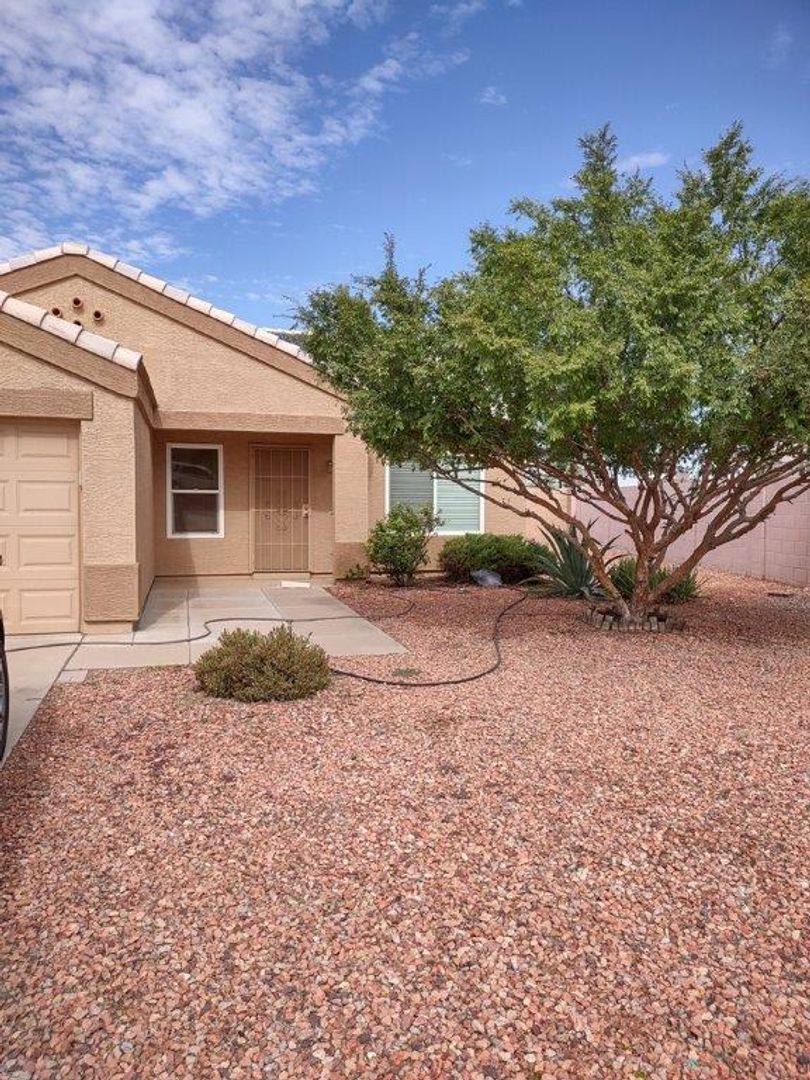House for rent at 8150 N 112th Ave, Peoria, AZ 85345