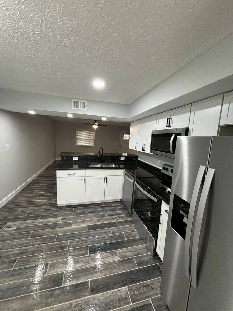 Townhouse for rent at 3237 Summerhill Lane, Columbus, OH 43221