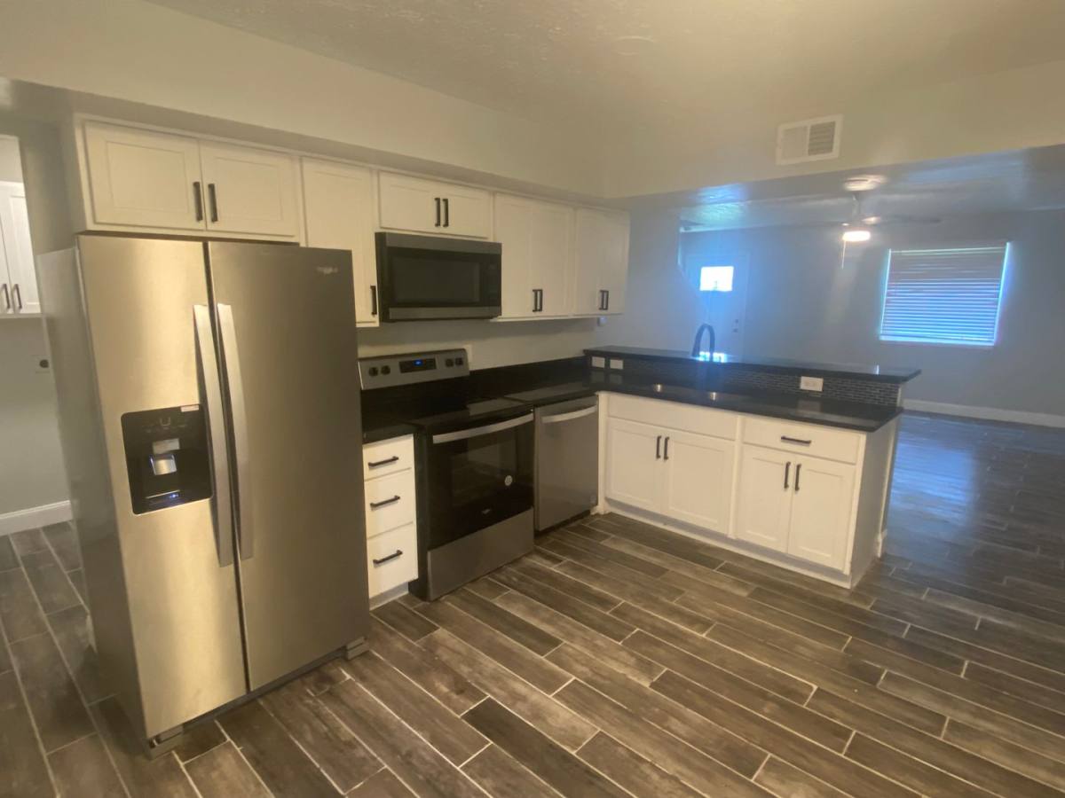 Townhouse for rent at 3250 Summerhill Lane, Columbus, OH 43221