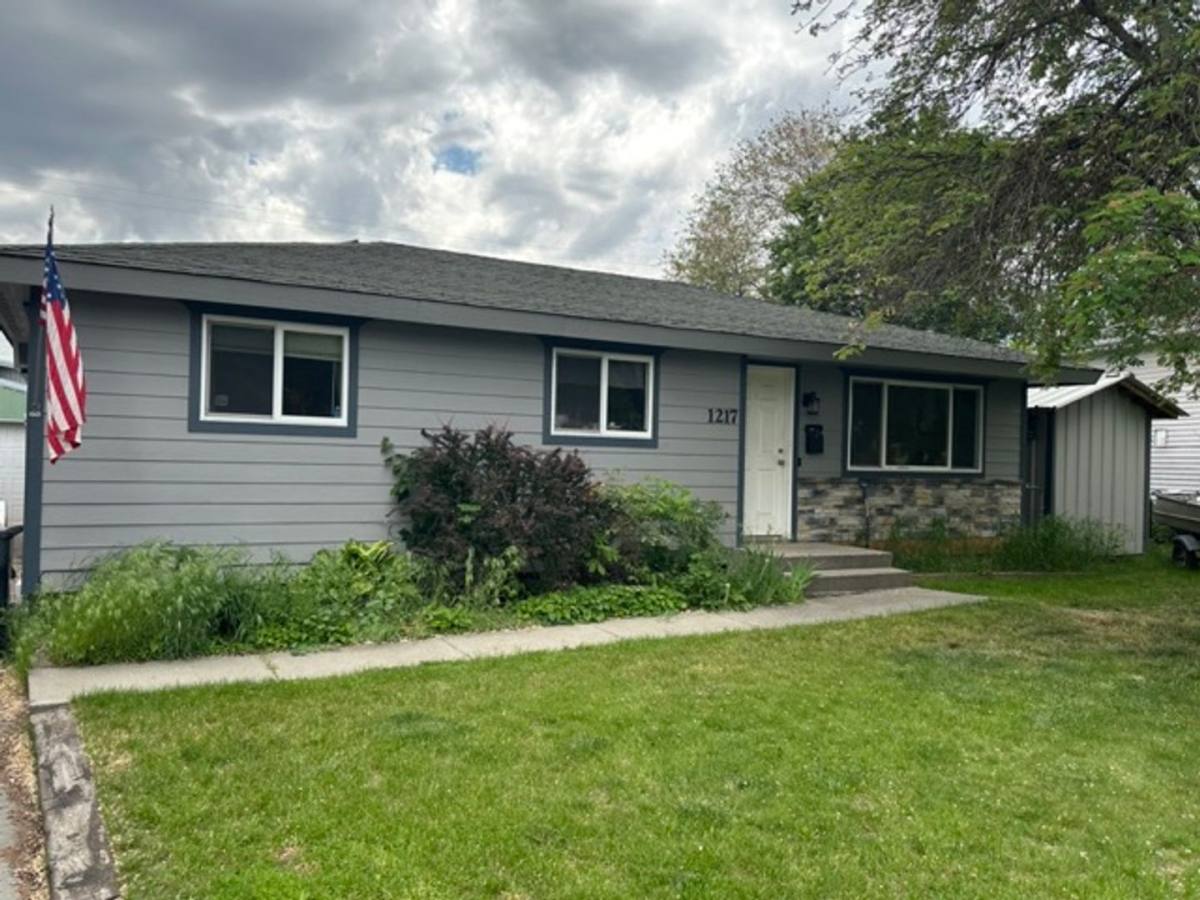1217 Holladay Dr, Cheney, WA 99004