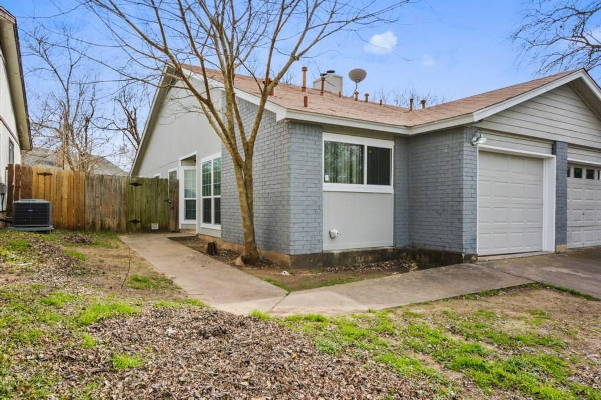 Apartment for rent at 9011 Sanger Dr, Austin, TX 78748