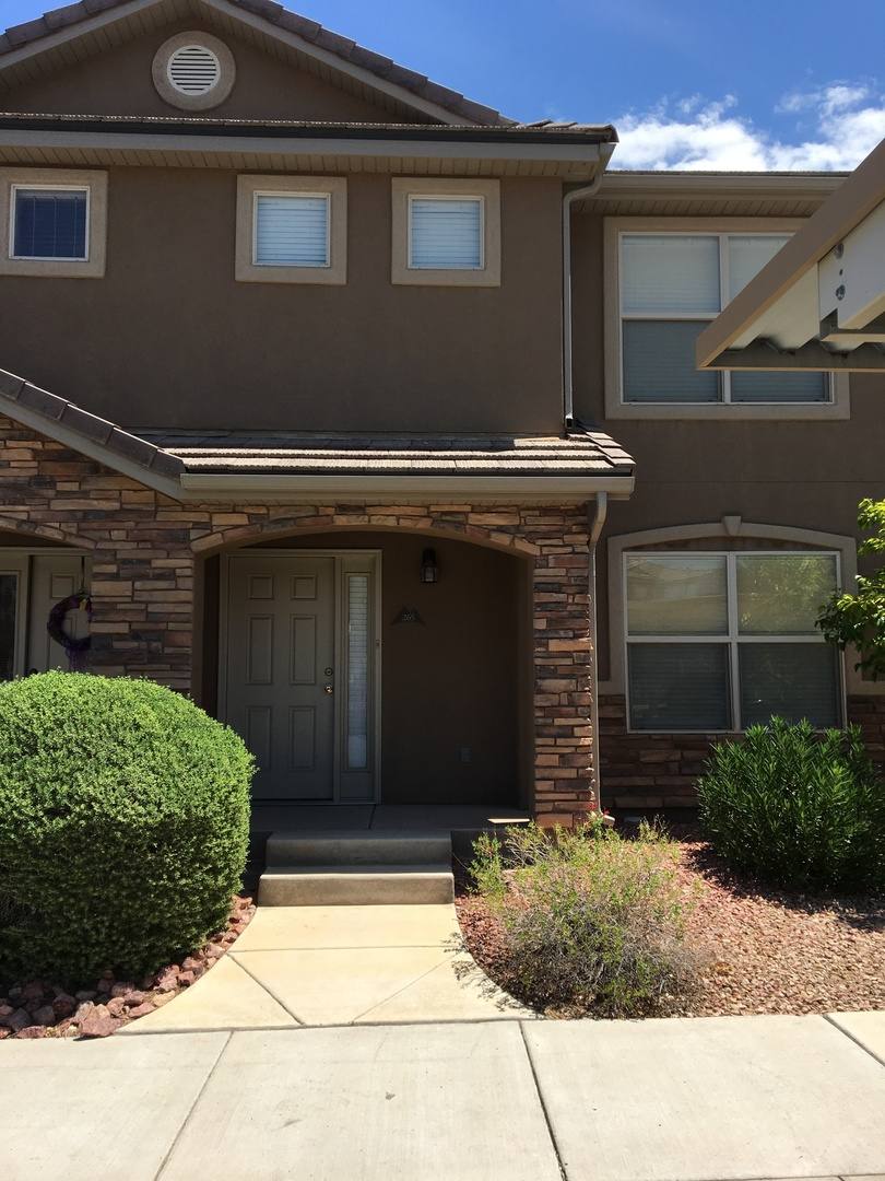 Townhouse for rent at 3155 S Hidden Valley Dr, Saint George, UT 84790