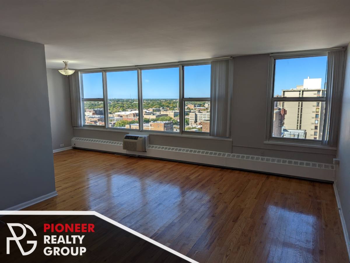 Apartment for rent at 5650 N Sheridan Rd, Chicago, IL 60660